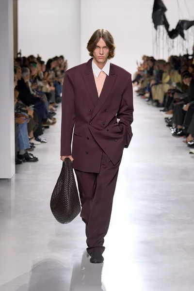 Look 48